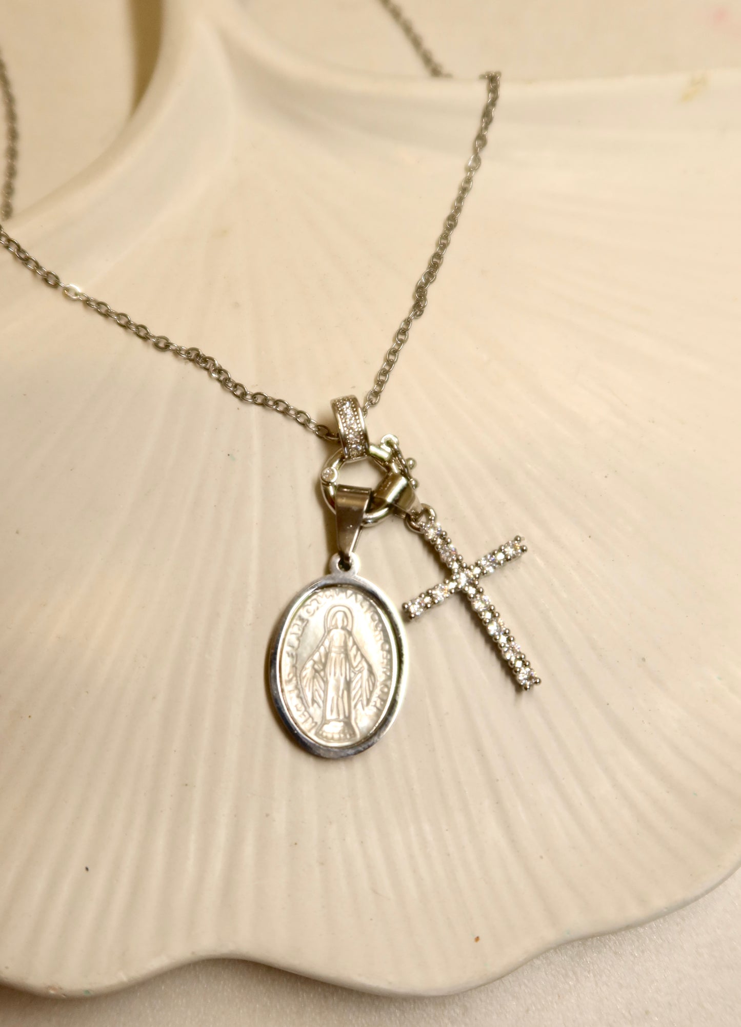 Esther Pendant Pair
