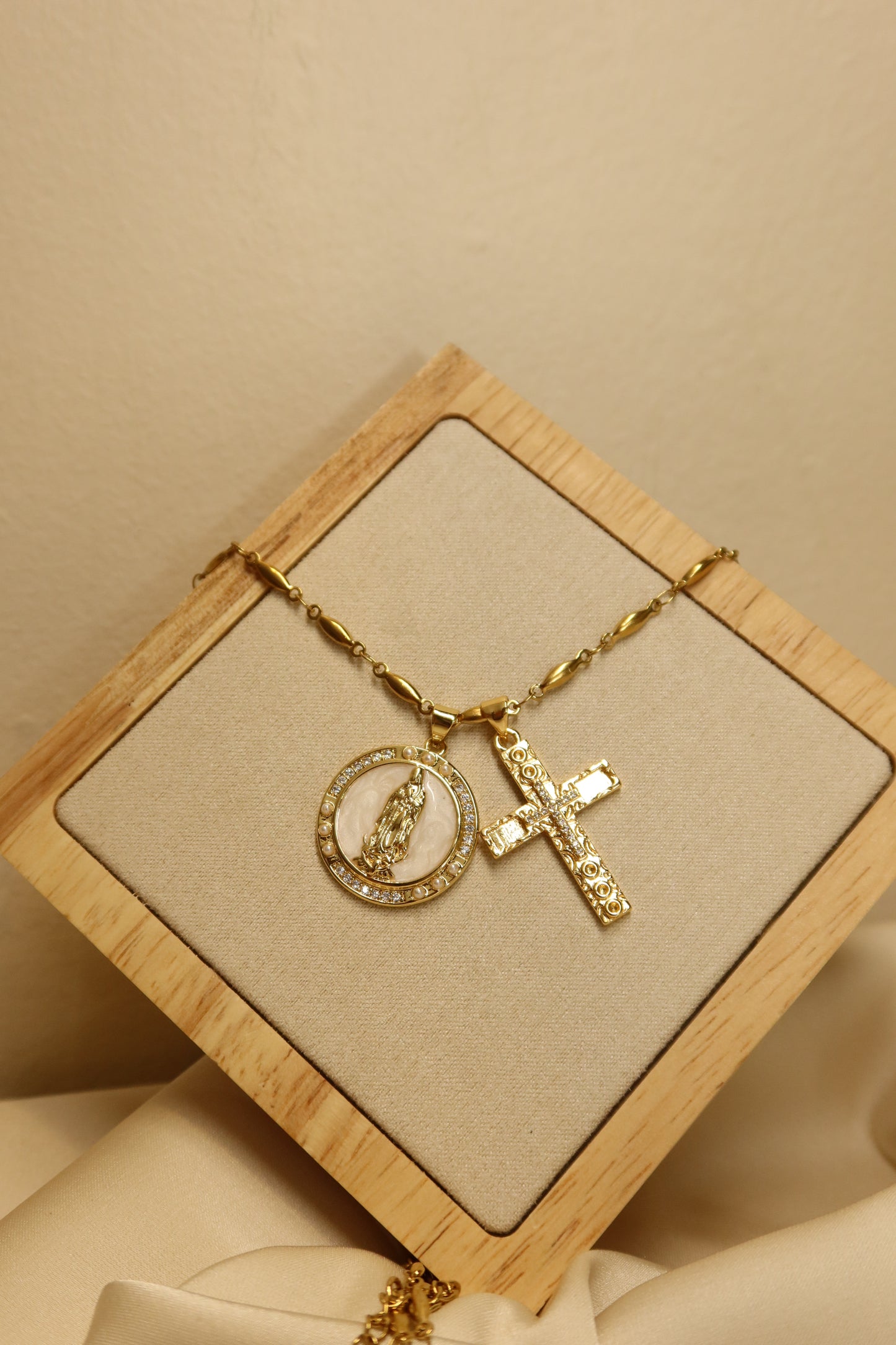 Bethel Pendant Pair