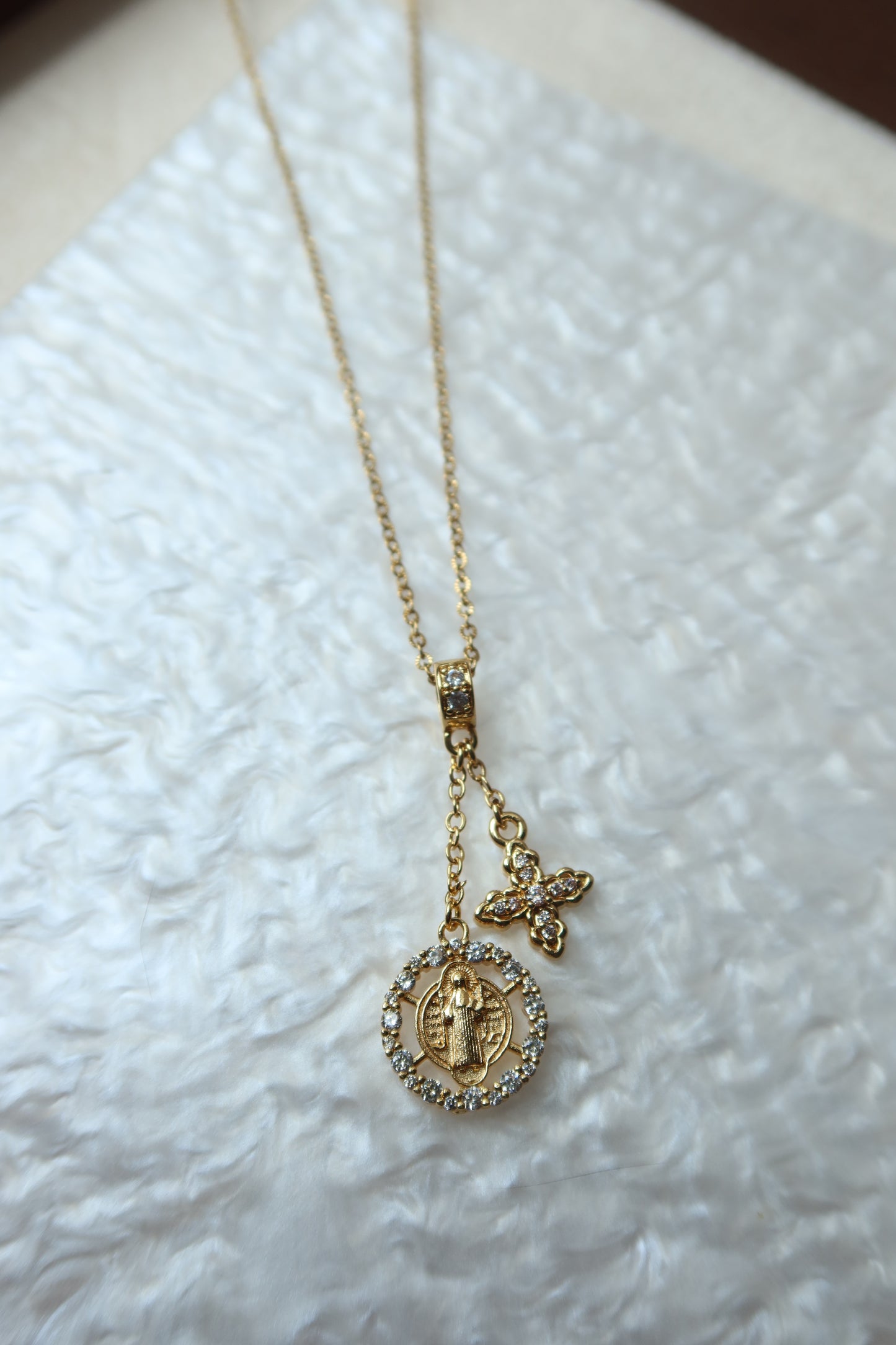 Gratia Pendant Pair