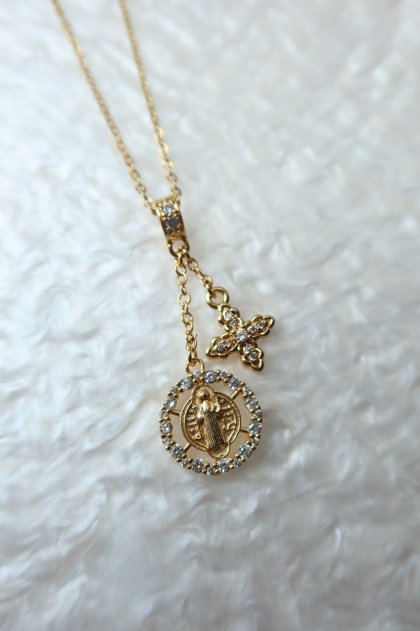 Gratia Pendant Pair