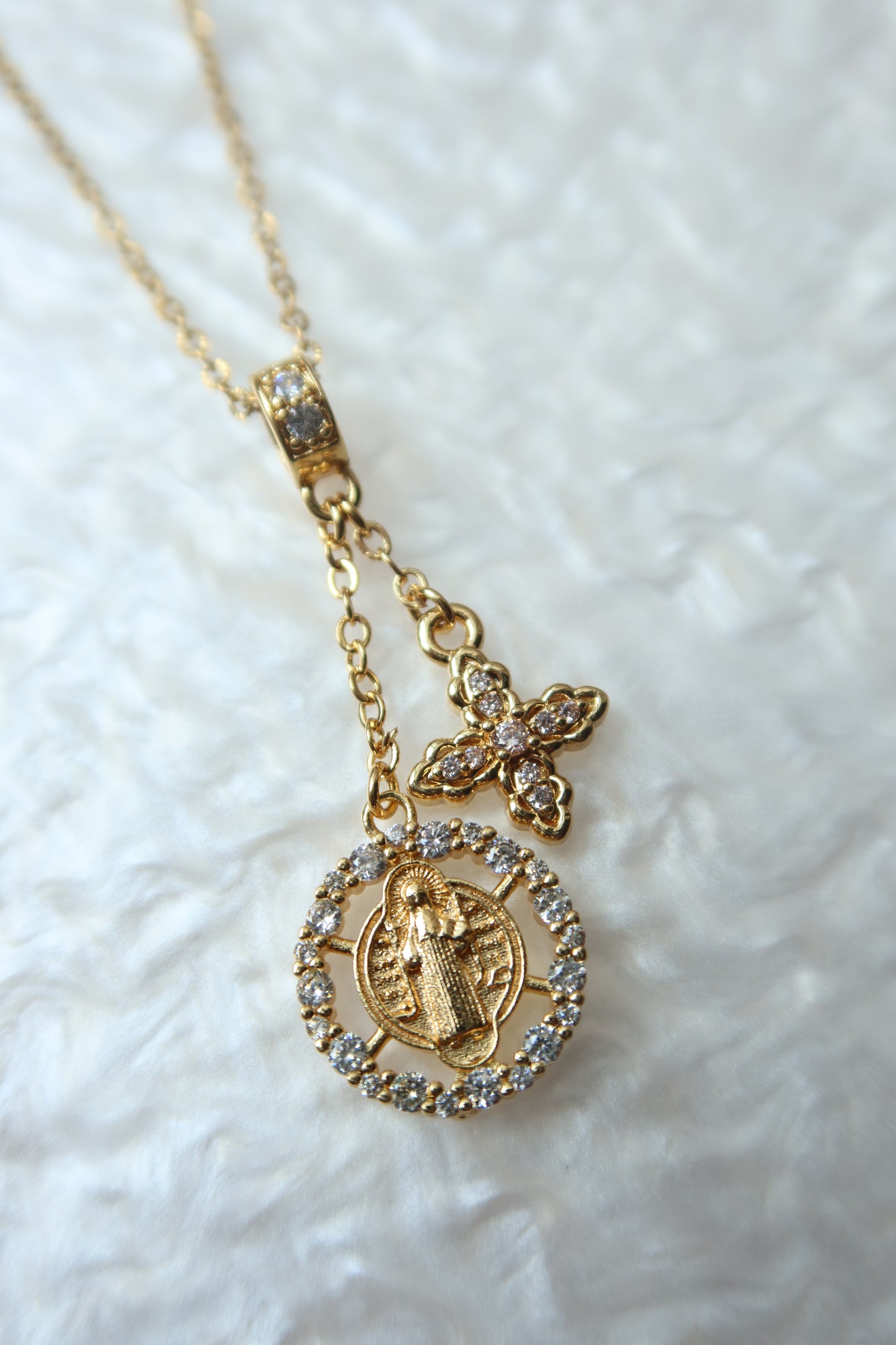 Gratia Pendant Pair