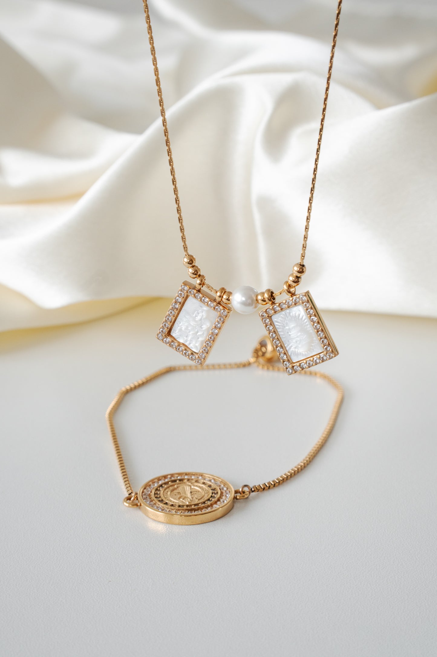 Cor Christi Pearl Scapular Set