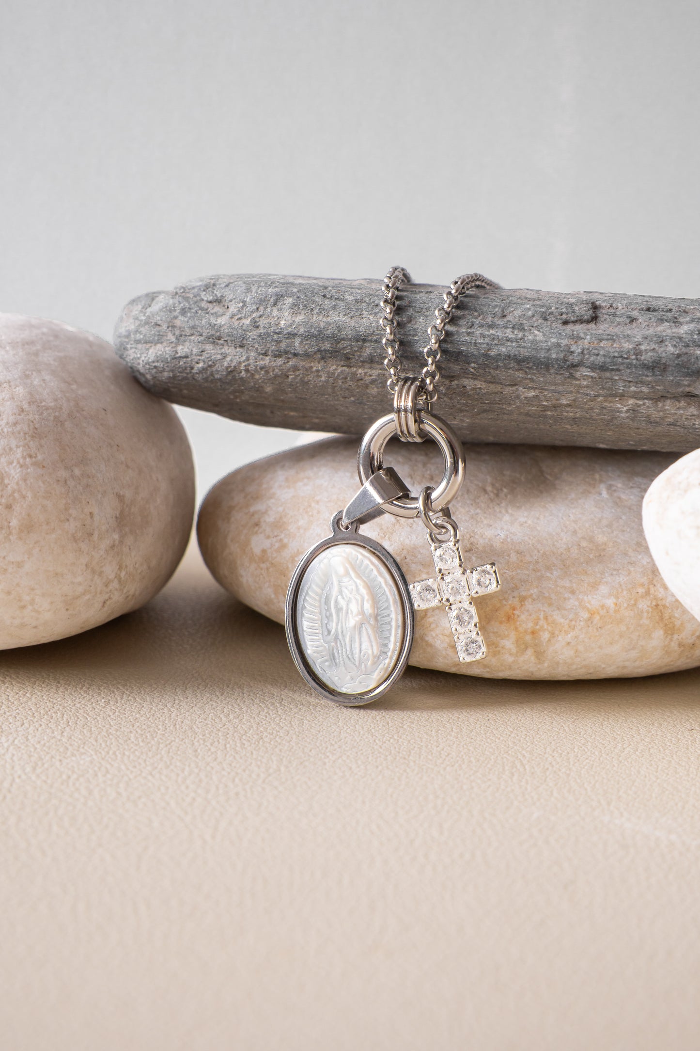 Elizabeth Pendant Pair