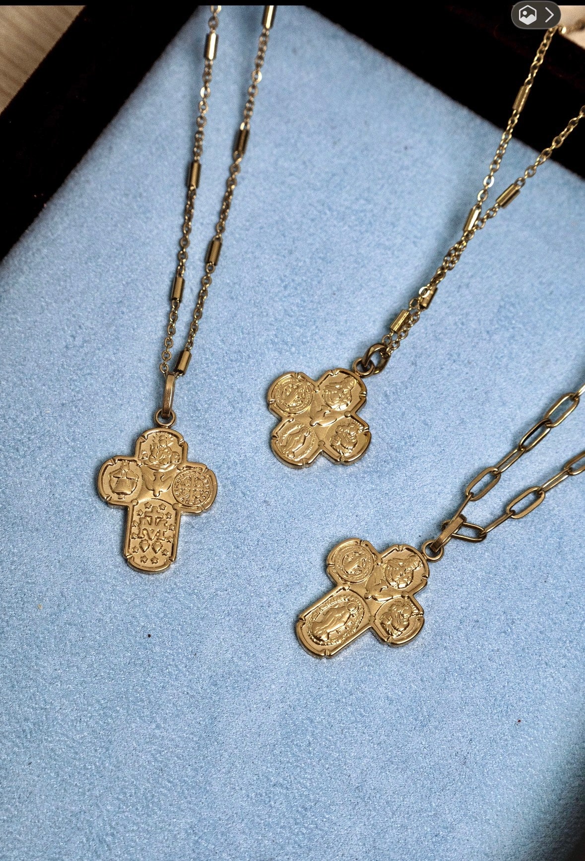Four-way Cross Necklace Gold